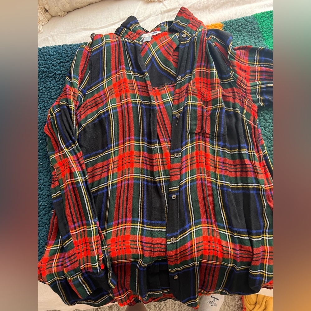 Old Navy- the classic shirt. Size L.